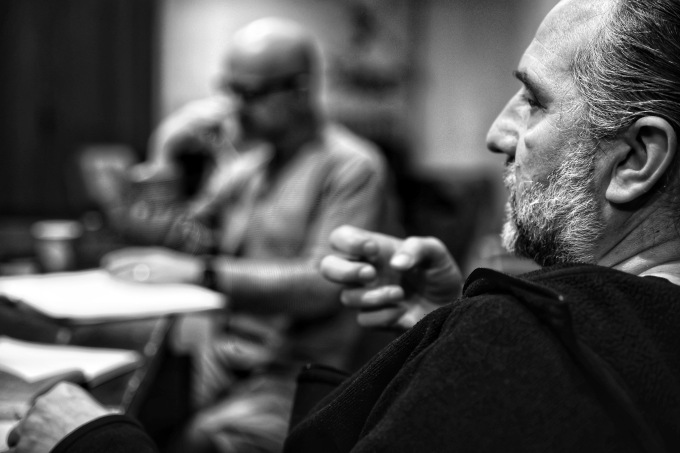 ze zkoušek (foto: Zbyněk Hozák) ze zkoušek (foto: Zbyněk Hozák)