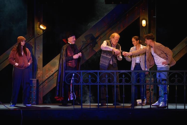 ze zkoušky inscenace Podivný flám (foto: Martin Šimral) ze zkoušky inscenace Podivný flám (foto: Martin Šimral)