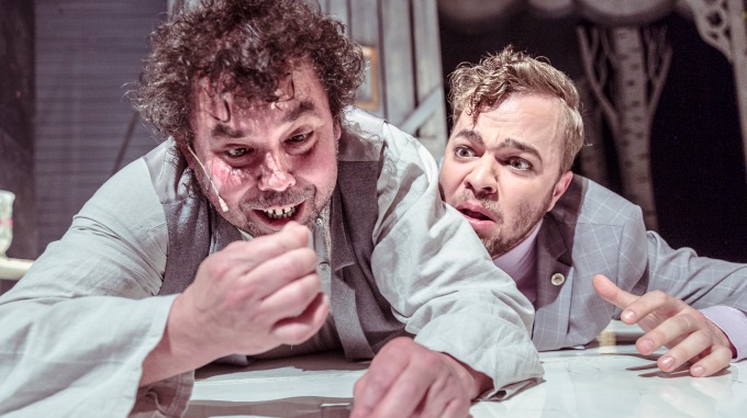 Městská divadla pražská - Revizor (foto: Patrik Borecký)