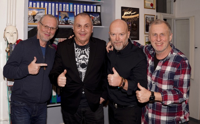 Eláni opět v&nbsp;Kalichu, na snímku s&nbsp;majitelem divadla a&nbsp;producentem Michalem Kocourkem (foto: Divadlo Kalich)