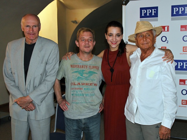 Martin Hilský, Petr Čtvrtníček, Petra Horváthová, Jiří Menzel (foto: Michal Novák)