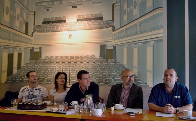 Jan Teplý, Angelika Sbouli, Ondřej Veselý, Michal Lang, Ladislav Stýblo (foto: Michal Novák) Jan Teplý, Angelika Sbouli, Ondřej Veselý, Michal Lang, Ladislav Stýblo (foto: Michal Novák)