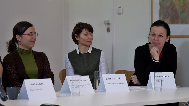 Brabora Šlapáková (za Alfred ve dvoře), Šárka Pleslová (za Národní galerii) a režisérka Jana Svobodová (foto: Michal Novák) Brabora Šlapáková (za Alfred ve dvoře), Šárka Pleslová (za Národní galerii) a režisérka Jana Svobodová (foto: Michal Novák)