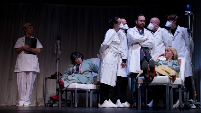 ze zkoušky inscenace Happy End (foto: Michal Novák) ze zkoušky inscenace Happy End (foto: Michal Novák)