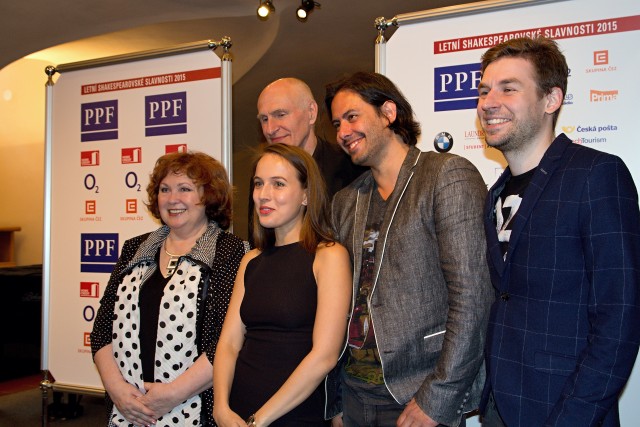 Naďa Konvalinková, Tereza Voříšková, Martin Hilský, Martin Kukučka, Lukáš Trpišovský (foto: Michal Novák)