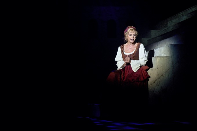 Helena Vondráčková v&nbsp;roli Chůvy (foto: Michal Novák)