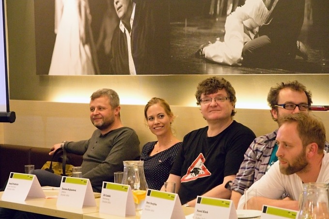 na tiskovém setkání v kavárně Divadla ABC (foto: Michal Novák)