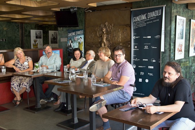 na tiskovém setkání k MFD 2016 v Café NONA (foto: Michal Novák) na tiskovém setkání k MFD 2016 v Café NONA (foto: Michal Novák)