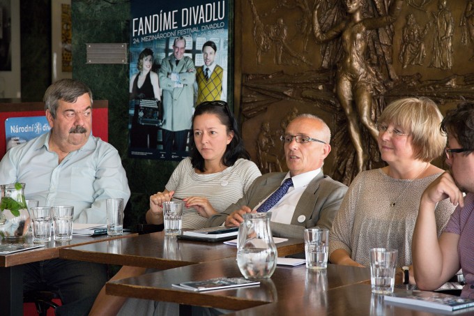Jan Kerbr, Dora Viceníková, Jan Burian, Kamila Černá (foto: Michal Novák) Jan Kerbr, Dora Viceníková, Jan Burian, Kamila Černá (foto: Michal Novák)