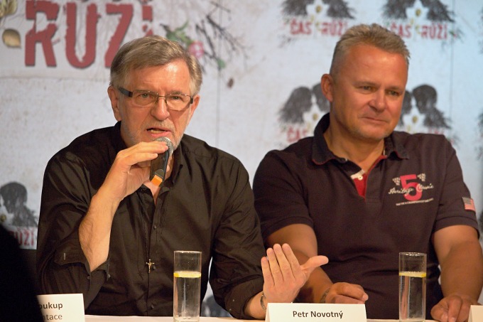 režisér Petr Novotný a&nbsp;ředitel HDK&nbsp;Egon Kulhánek (foto: Michal Novák)