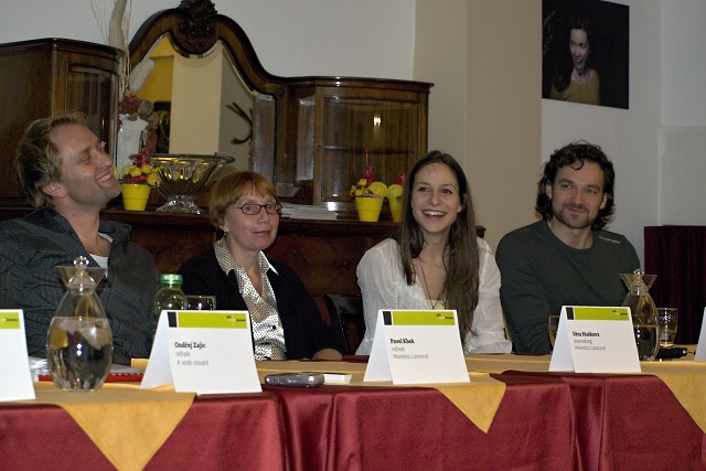 Pavel Khek, Věra Mašková, Veronika Kubařová, Tomáš Novotný (foto: Michal Novák) Pavel Khek, Věra Mašková, Veronika Kubařová, Tomáš Novotný (foto: Michal Novák)