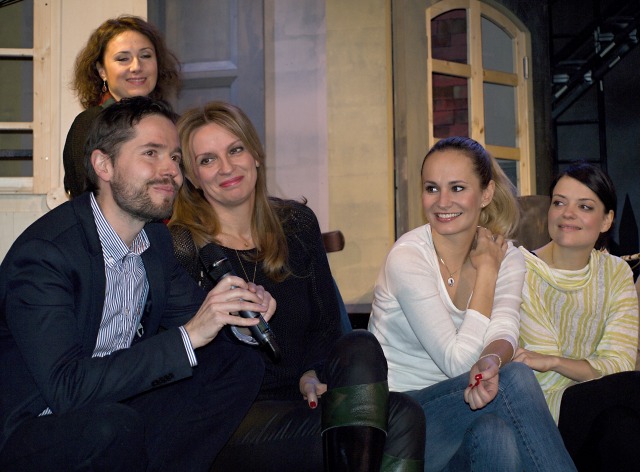 Michal Hrubý, Ivana Chýlková, Monika Absolonová, Jana Stryková, Zuzana Maurery (foto: Michal Novák) Michal Hrubý, Ivana Chýlková, Monika Absolonová, Jana Stryková, Zuzana Maurery (foto: Michal Novák)