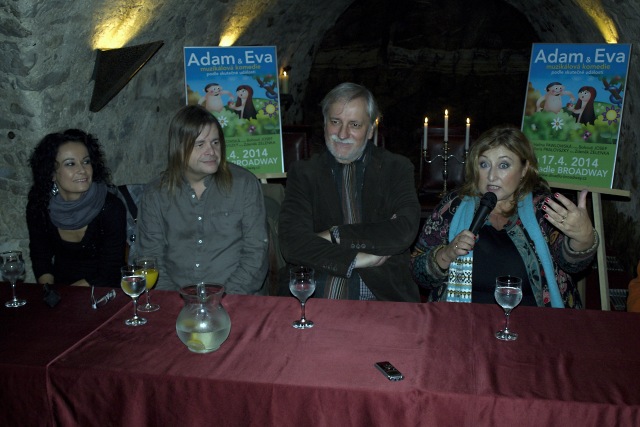 Leona Qaša Kvasnicová, Bohouš Josef, Zdeněk Zelenka, Halina Pawlowská (foto: Michal Novák) Leona Qaša Kvasnicová, Bohouš Josef, Zdeněk Zelenka, Halina Pawlowská (foto: Michal Novák)