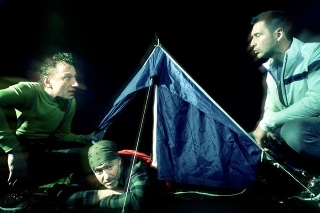 Petr Stach, Jan Holík a&nbsp;Martin Písařík v&nbsp;inscenaci Vejšlap (foto: Jan Malíř)