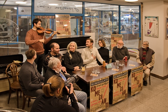 na tiskovém setkání v Café Ypsilon na tiskovém setkání v Café Ypsilon
