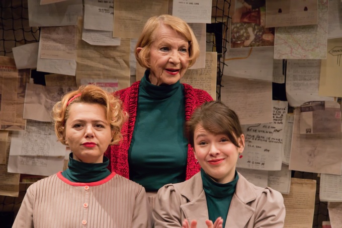 ze zkoušky inscenace: Lucie Žáčková, Daniela Kolářová, Romana Widenková