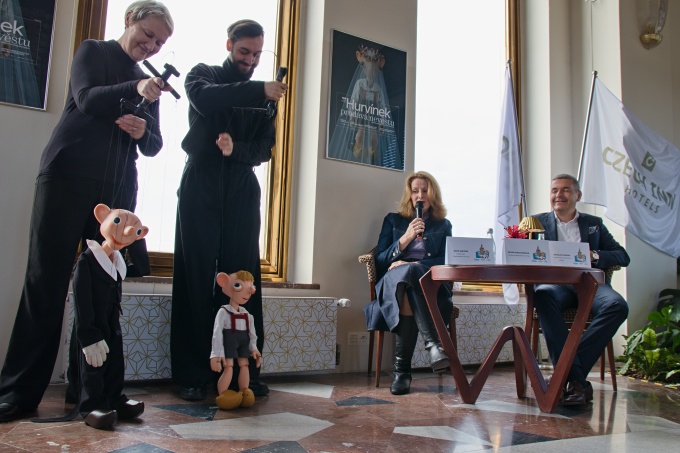 na tiskové konferenci v&nbsp;