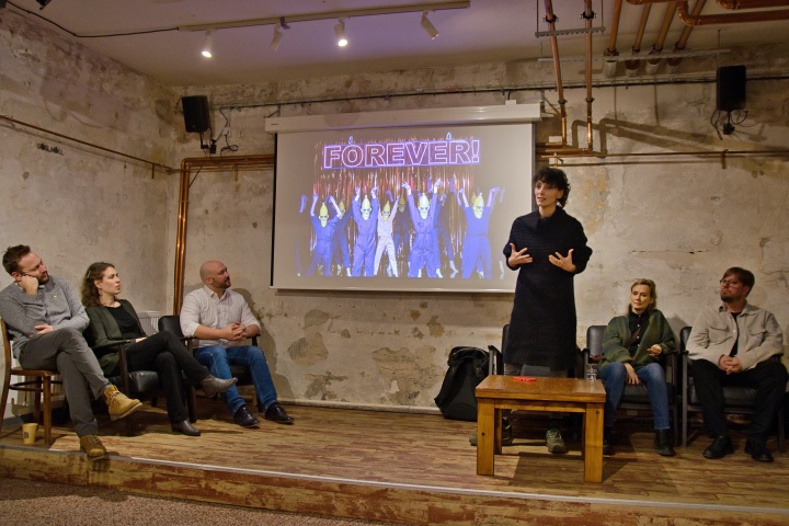 taneční inscenaci Mladí, krásní a&nbsp;navždy přiblížila choreografka Jana Burkiewiczová