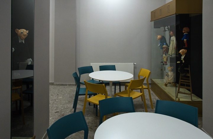 za designovou podobou vstupních prostor a foyer divadla stojí David Janošek, muž mnoha oborů za designovou podobou vstupních prostor a foyer divadla stojí David Janošek, muž mnoha oborů