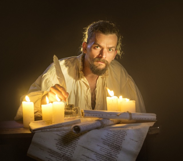 vizuál k inscenaci Zamilovaný Shakespeare (foto: jef Kratochvil) vizuál k inscenaci Zamilovaný Shakespeare (foto: jef Kratochvil)